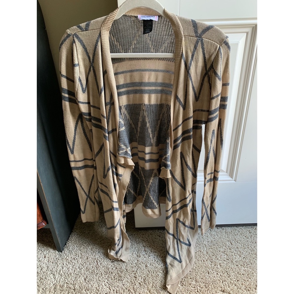 Juniors medium tan and black cardigan